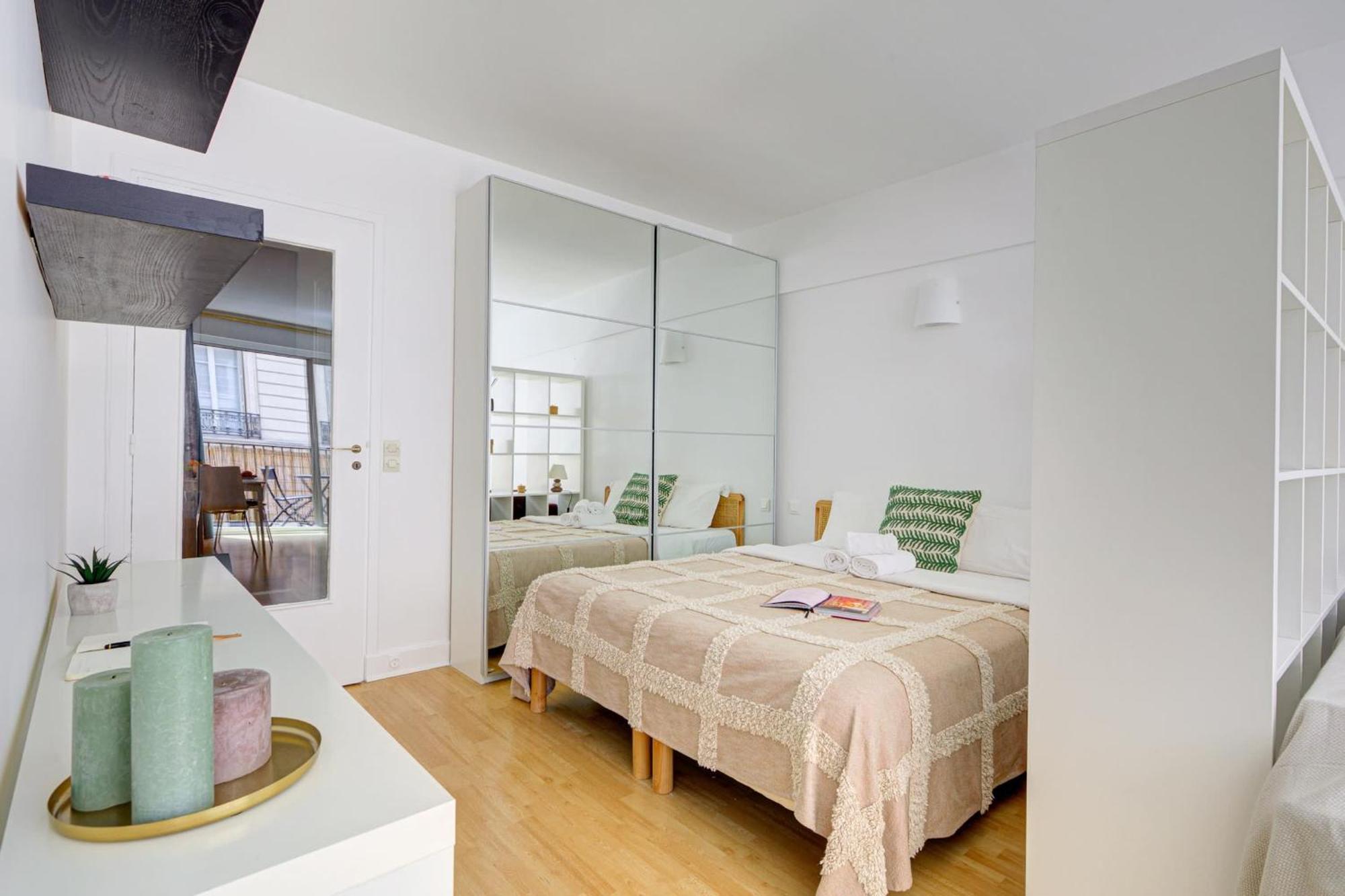 St Germain & Le Bon Marche With Balcony - Cityapartmentstay Paris Extérieur photo